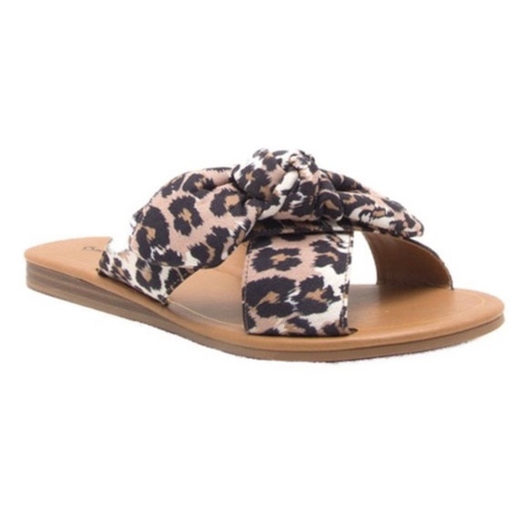 JAXXY Leopard Print slip on sandals - Picture 4 of 4